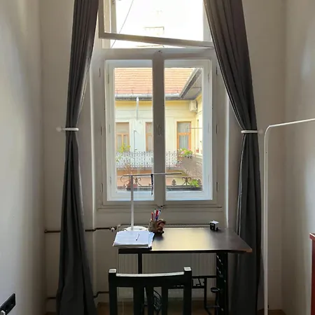 Gazde/Camere de închiriat Private For Erasmus Student